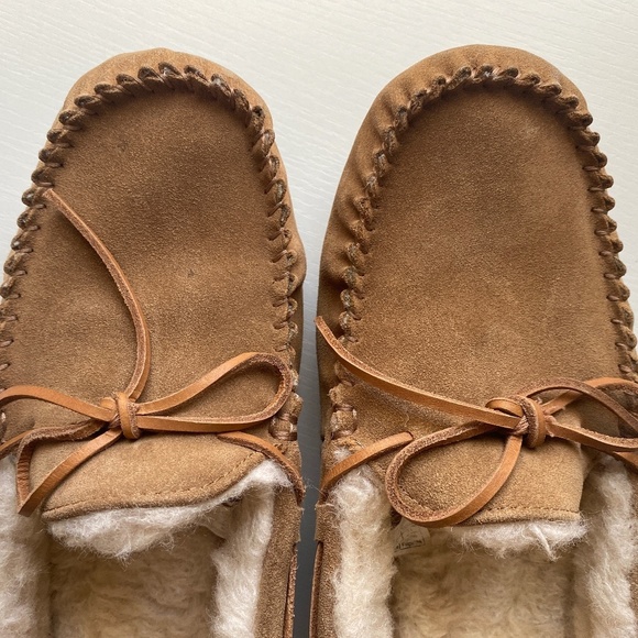 UGG Men’s Olsen Chestnut Tan Classic Moccasin Slippers Size 13 main image 6